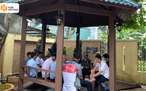 Trụ gỗ nhựa Hobiwood làm chòi nghỉ