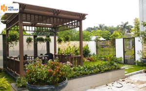 Giàn hoa gỗ nhựa Hobi làm nơi thư giãn lý tưởng với nhiều cây xanh