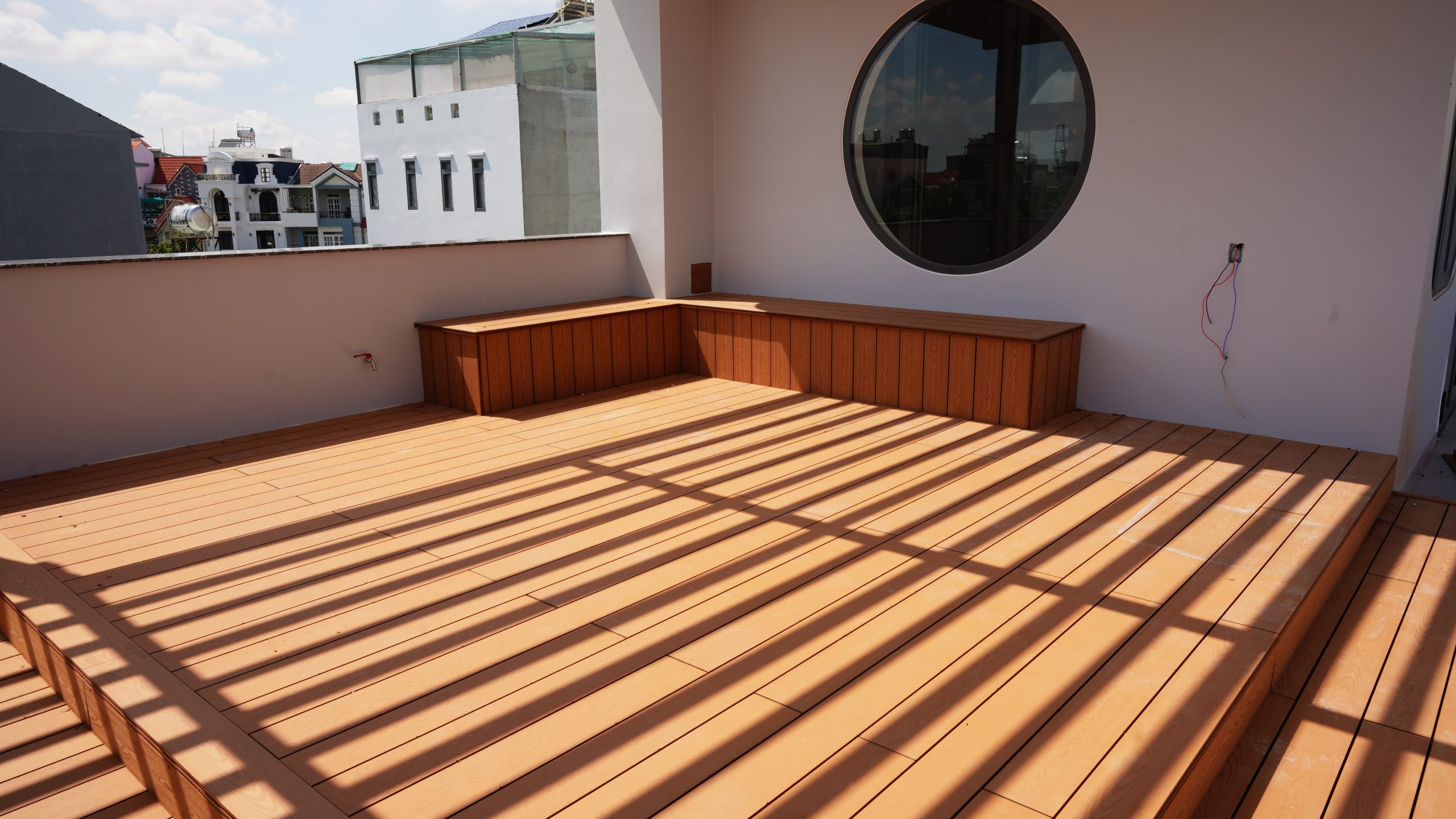 Baner sàn gỗ nhựa ngoài trời Hobiwood